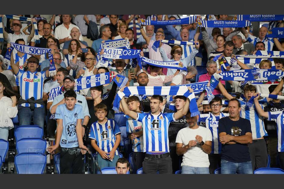 Aficionado de Real Sociedad murió al ser evacuado en el partido contra el Mallorca. (Foto: Twitter Real Sociedad)