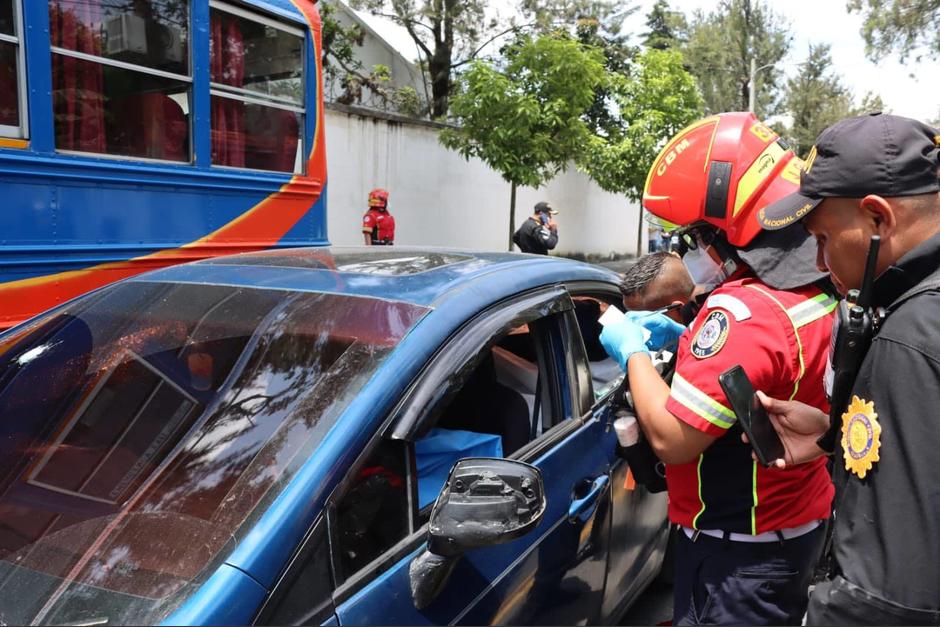 Bomberos reportaron seis fallecidos en una emboscada en la zona 7. (Foto: Bomberos Municipales) 
