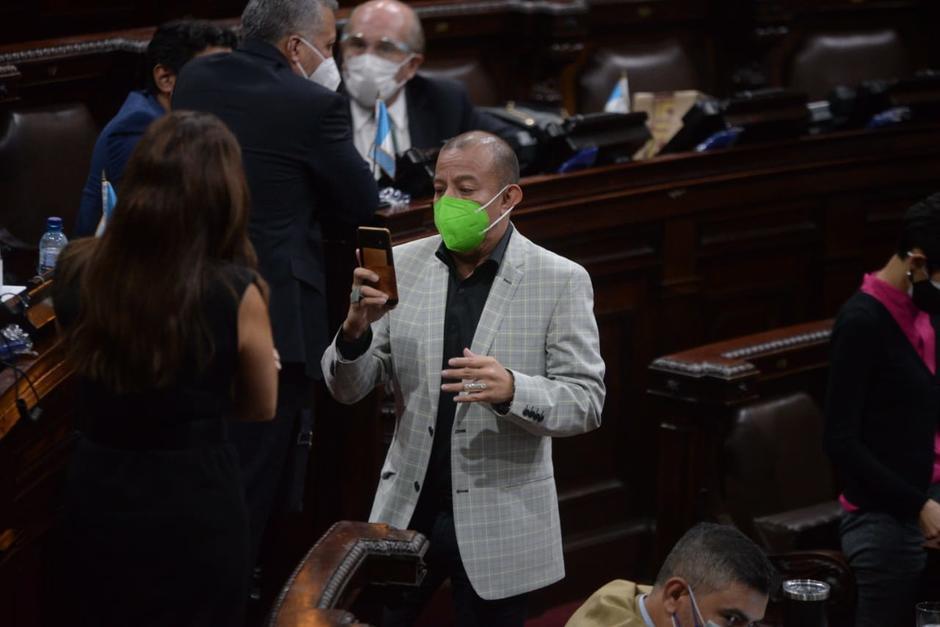 El diputado Aldo Dávila recibió un mensaje que se lo dejaron en la puerta de su oficina en el Congreso. (Foto: Archivo/Soy502)