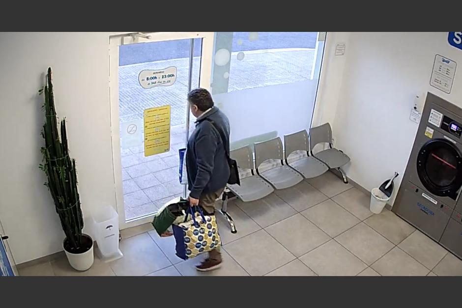 Hombre se salva por segundos de explosión en lavandería. (Foto: Twitter/ Social Drive) 