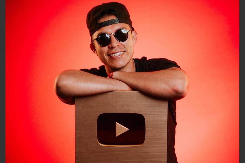 David Godoy recibió la placa dorada de Youtube. (Foto: David Godoy)