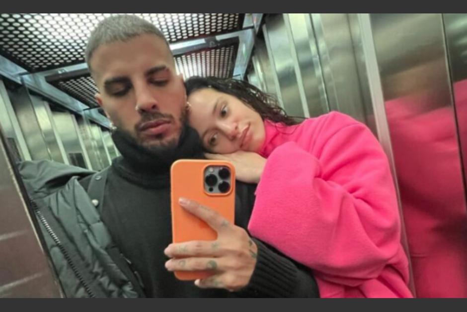 Rauw Alejandro sorprendió a sus seguidores con una nueva canción tras su ruptura con Rosalía. 