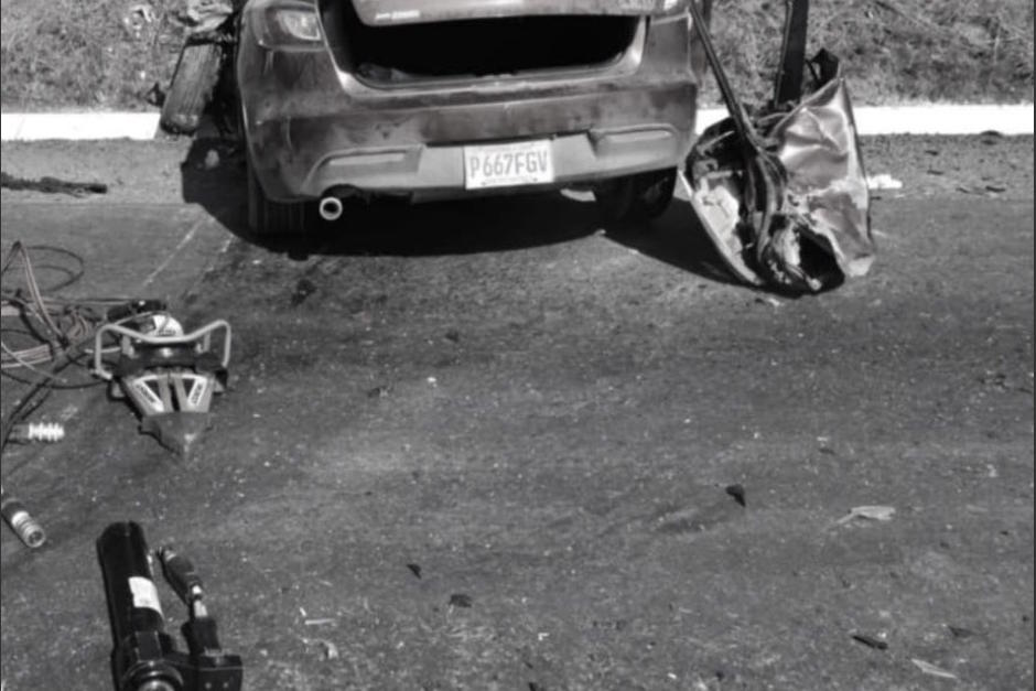 Una familia sufrió un trágico accidente en la ruta al Atlántico, dos integrantes de la misma perdieron la vida. (Foto: Bomberos Municipales Departamentales)