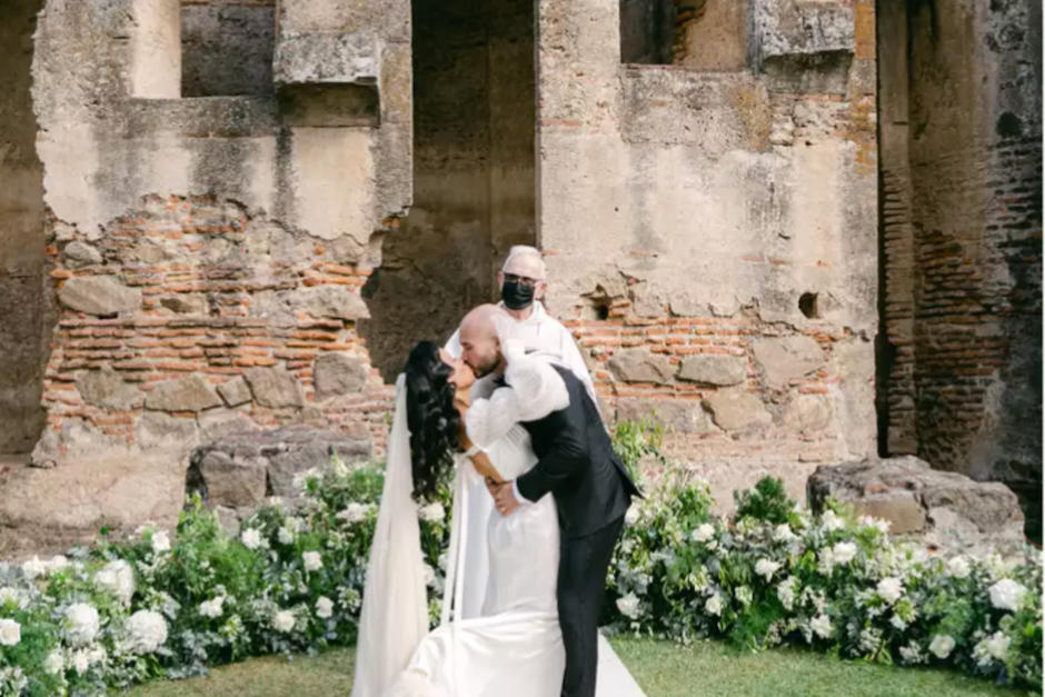 La famosa revista internacional especializada "Brides" publicó el inolvidable enlace. (Foto: Brides)