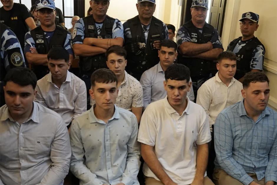 Un tribunal en Argentina condenó a cadena perpetua a los rugbiers que asesinaron brutalmente a un joven en Argentina. (Foto: Clarín)