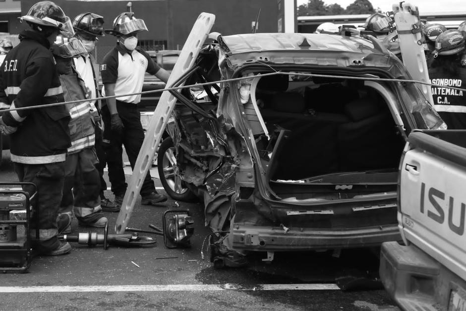 El accidente de tránsito dejó cinco personas fallecidas. (Foto: Bomberos Voluntarios)
