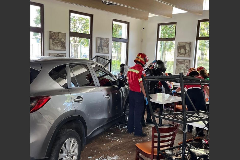 El Ministerio Público investiga cómo ocurrió el accidente en El Naranjo. (Foto: Bomberos Municipales)