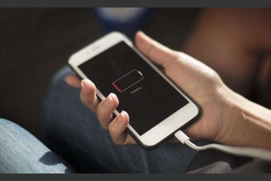 Existe una forma de chequear cuánta vida le queda a la batería de tu iPhone. (Foto: El Universal)