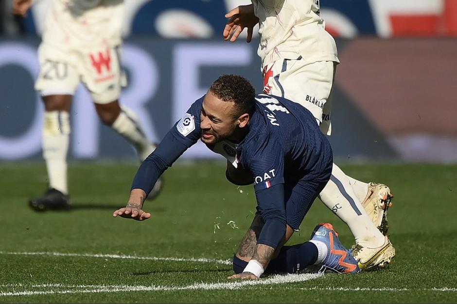 Neymar sufrió una grave lesión en el último encuentro del PSG. (Foto: AFP)