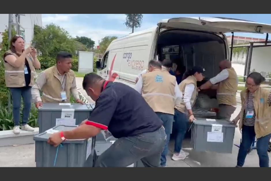 Este domingo 2 de julio llegó material electoral San José del Golfo. (Foto: captura de video)