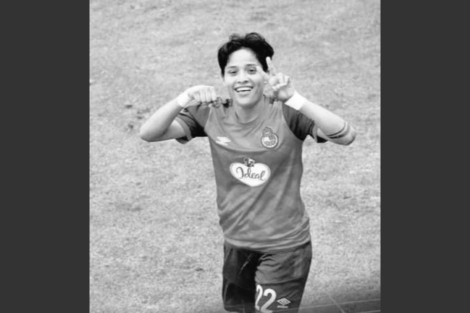 Con emotivos videos recuerdan a la futbolista guatemalteca Libni Rodríguez, quien murió en un hecho de violencia. (Foto: redes sociales)