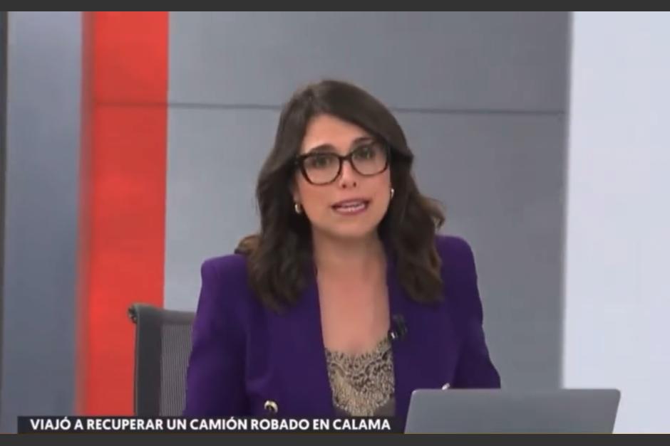 Una presentadora de televisión transmitió en directo el movimiento telúrico e invitaba a mantener la calma a los espectadores. (Foto: captura de pantalla)