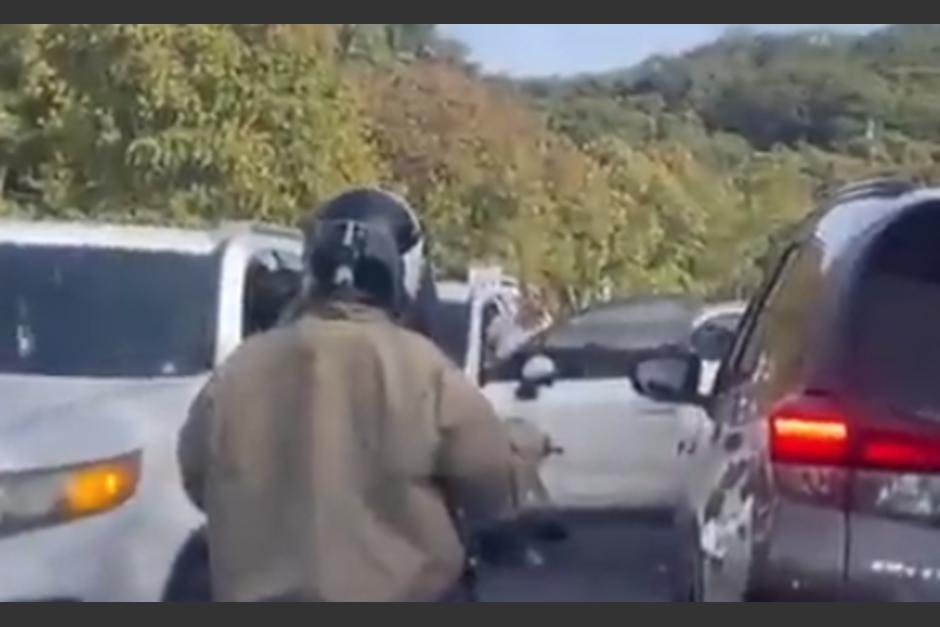 El video fue tomado en boulevard El Naranjo. (Foto: Captura de Pantalla)