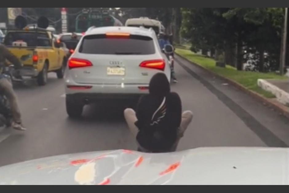 Una cuenta que sube contenido de bromas compartió el video. (Foto: Capturas de pantalla)