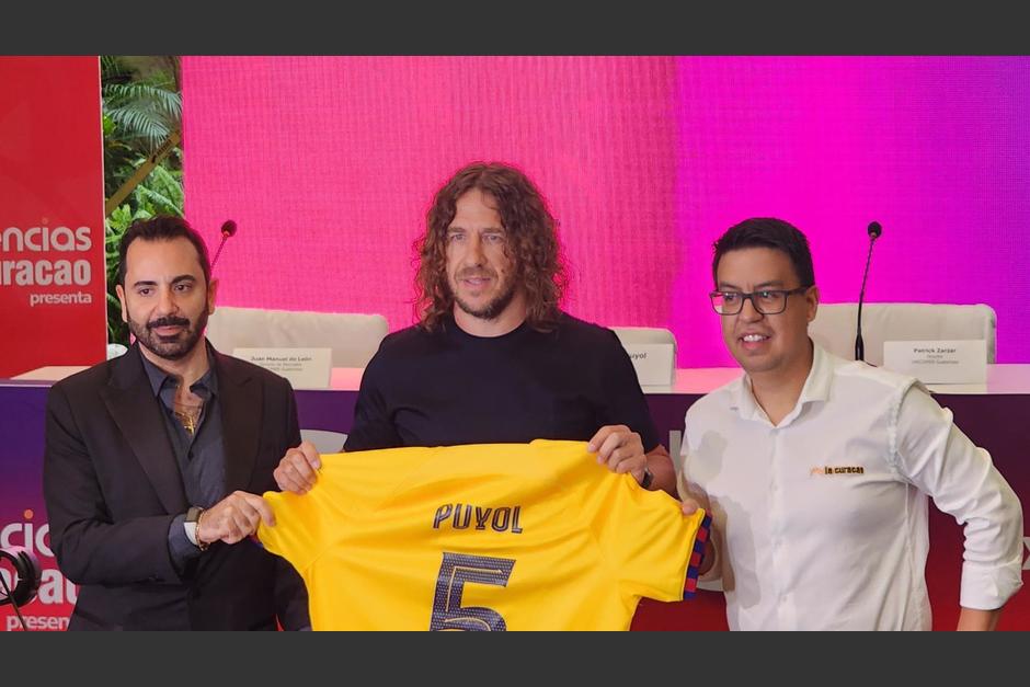 Carles Puyol, leyenda del FC Barcelona, en Guatemala. (Foto: Emilio Dávila / Soy502)