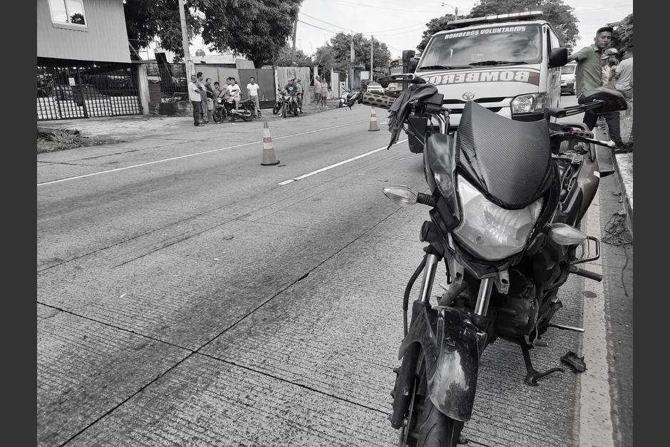 Hombre muere en accidente de tránsito ocurrido en la ruta hacia el Puerto Quetzal. (Foto: Bomberos Voluntarios)