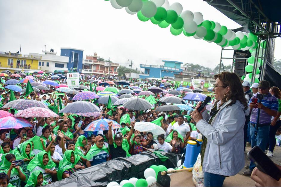 Sandra Torres logró cumplir con las visitas programadas pese a condiciones climáticas. (Foto: UNE)