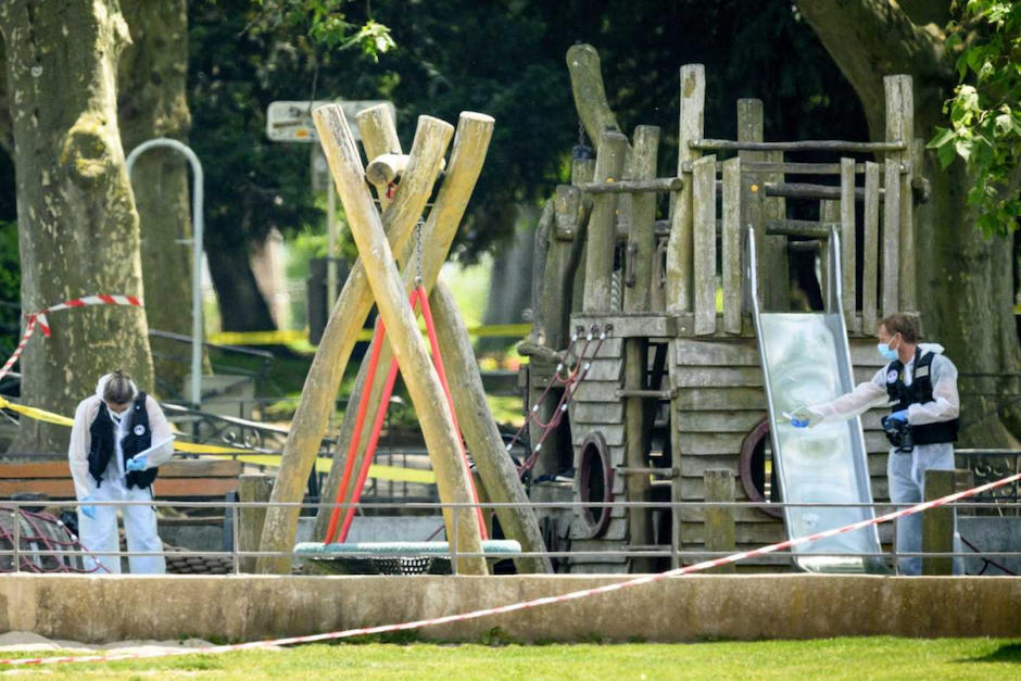 EL hombre no tuvo piedad y realizó el brutal ataque. Foto: AFP