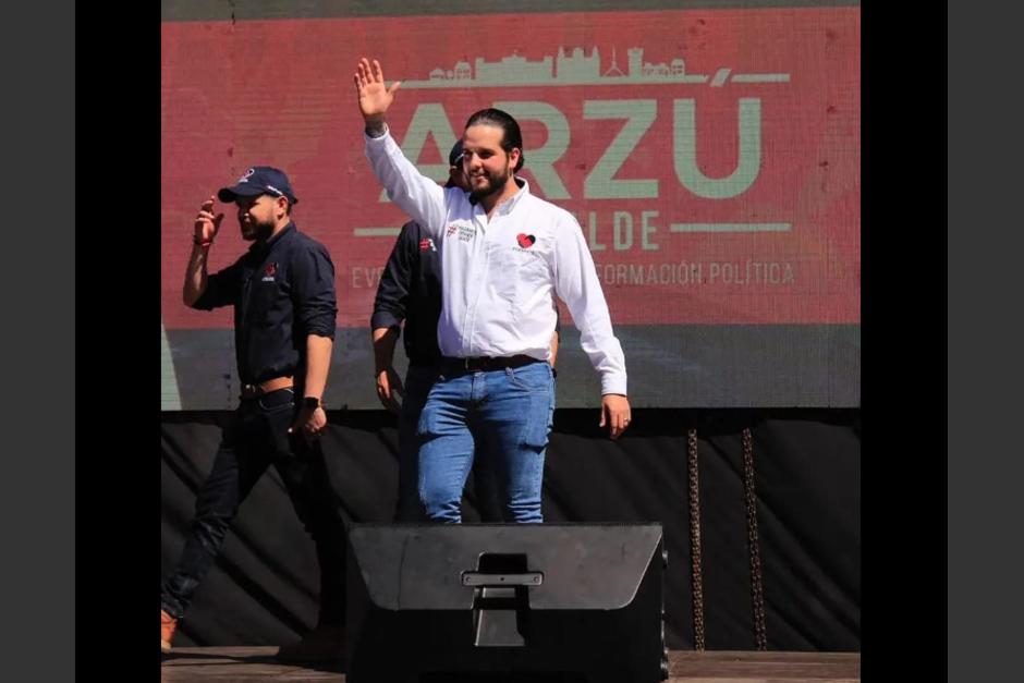 El candidato a diputado por Podemos, Dieterich Sarg, renunció a su cargo tras ser señalado de acoso sexual. (Foto: redes sociales) 