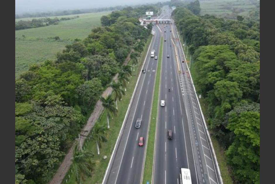 Captan la caída de un rayo en la autopista Palín-Escuintla este sábado 24 de junio. (Foto ilustrativa: Archivo/Soy502)