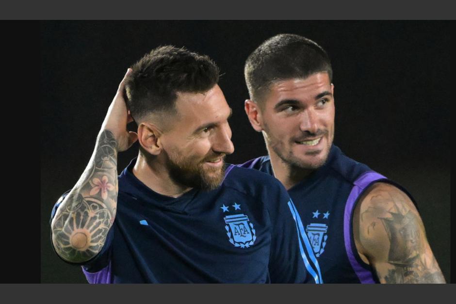 El centrocampista argentino, Rodrigo De Paul reveló detalles de algunas experiencias vividas en el Mundial de Qatar junto a Lionel Messi. (Foto: AFP)