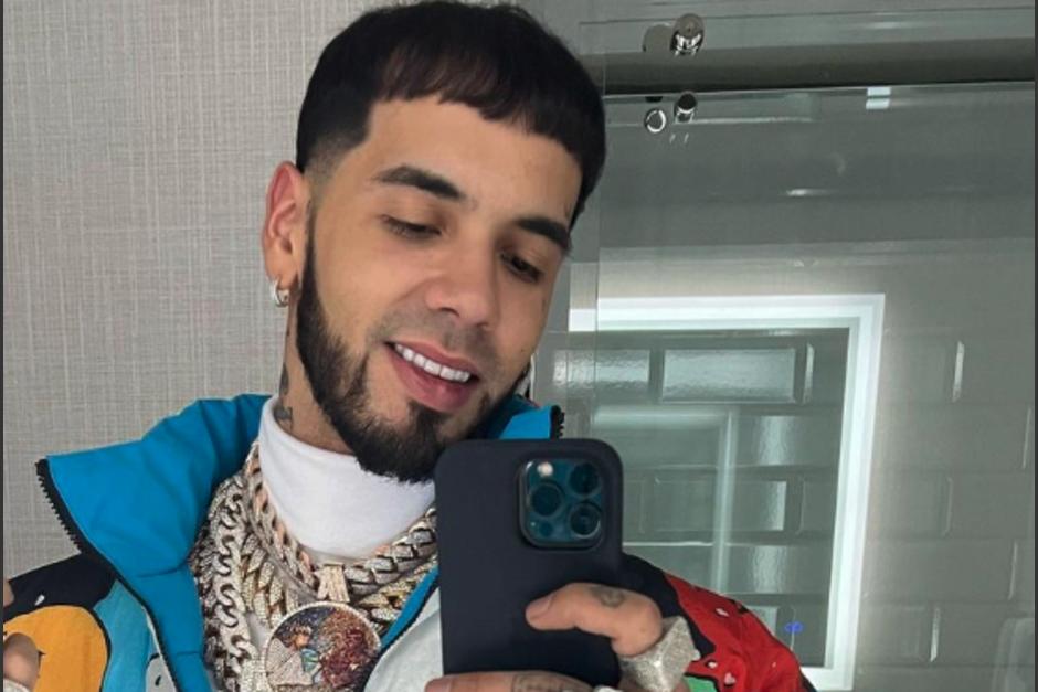 Anuel AA sorprendió a sus seguidores con una peculiar fotografía junto a la colombiana. (Foto: Instagram/Anuel)