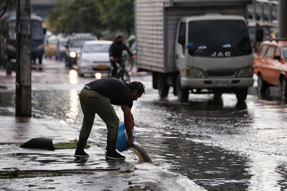 Este domingo se registran lluvias en varios sectores de la ciudad de Guatemala. (Foto: Redes Sociales) 