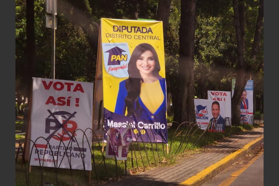 Fiscales denunciaron la destrucción y robo de propaganda electoral. (Foto: Dulce Rivera/Soy502)