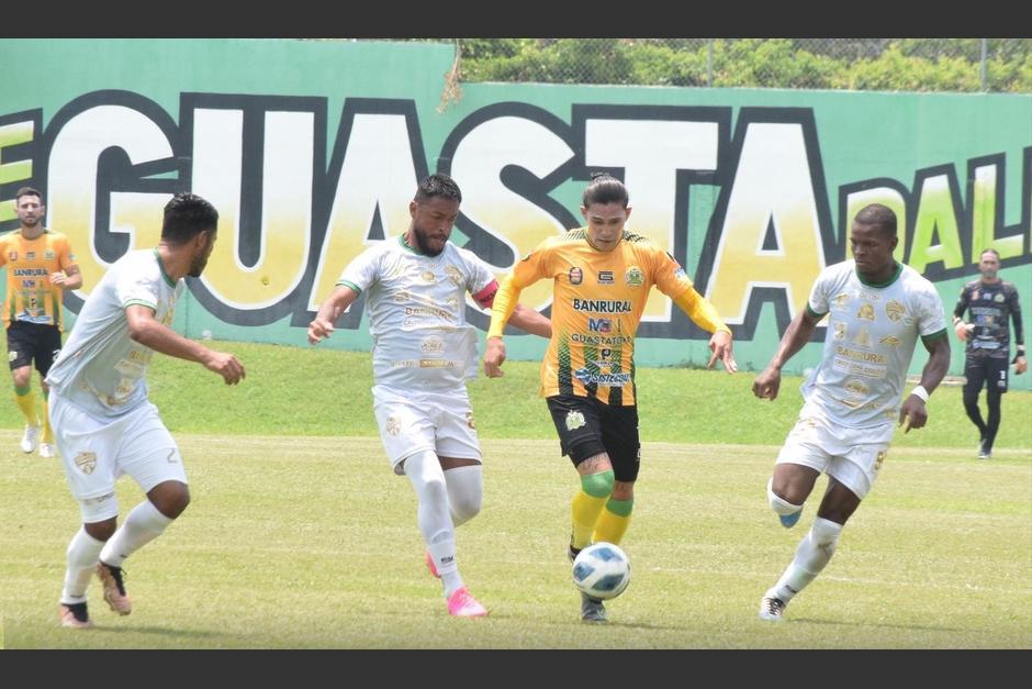 Xinabajul y Guastatoya se enfrentaron por un puesto en los cuartos de final. (Foto: Archivo(Soy502)