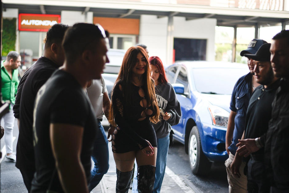 Karely llegó con los fans guatemaltecos. (Foto: Wilder López/Soy502)