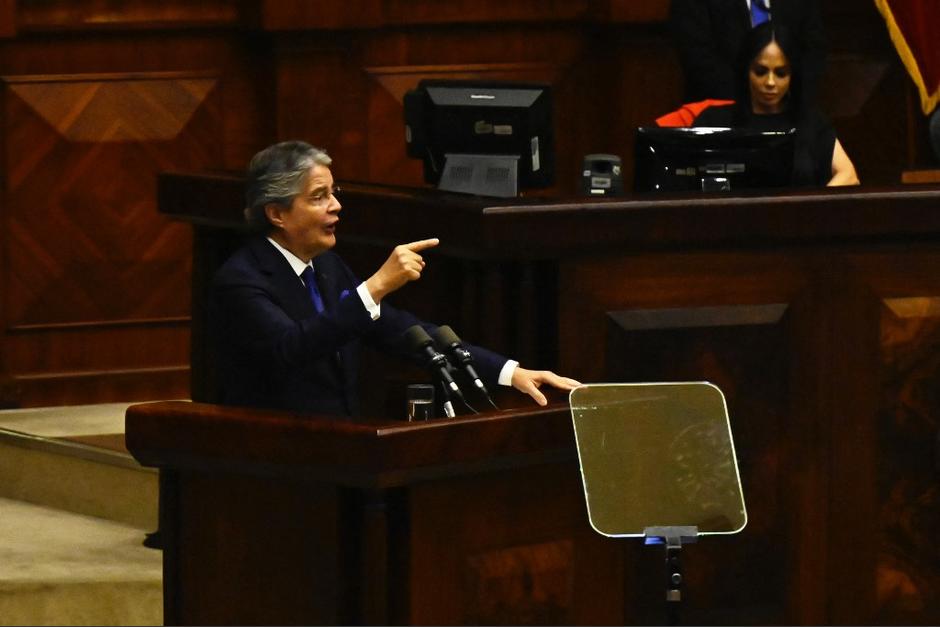 El presidente de Ecuador, Guillermo Lasso, alegó el martes ante el Congreso su "total, evidente e incuestionable" inocencia en el presunto delito de peculado. (Foto: AFP) 