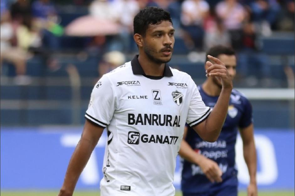 El panameño Jormán Aguilar es actualmente el extranjero con el precio más alto en Guatemala. (Foto: TVN)