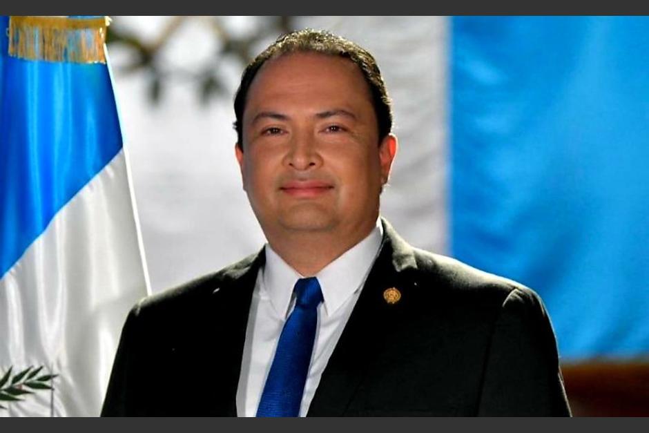 Migración confirma la salida del país del excanciller Mario Búcaro. (Foto ilustrativa: Presidencia)