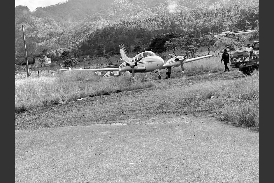 Captan en video el momento en que ocurrió un accidente entre una avioneta y un tuc tuc. (Foto: redes sociales)