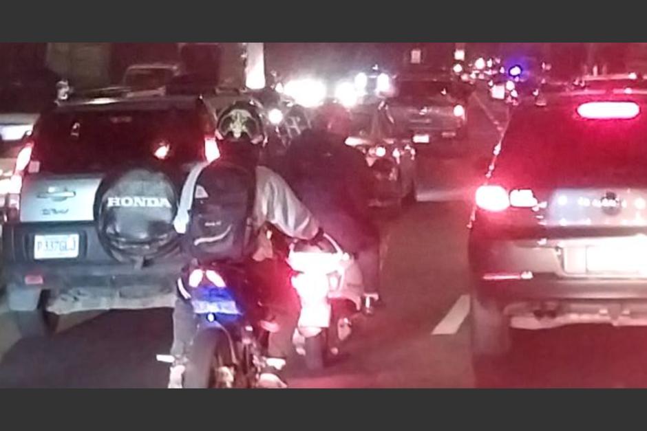 Conductores reportan tránsito complicado y lento en Carretera a El Salvador, durante esta mañana de miércoles 24 de enero. (Foto: redes sociales) 