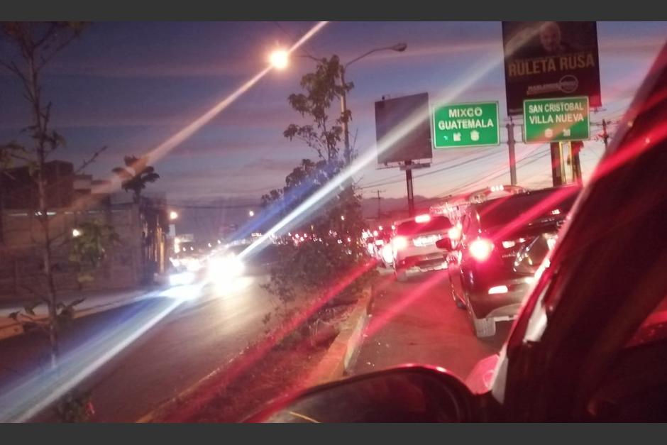 En esta mañana de miércoles 24 de enero, conductores reportaron que se quedaron varados en la ruta Interamericana con dirección a la ciudad. (Foto: Facebook/Tránsito Interamericana) 