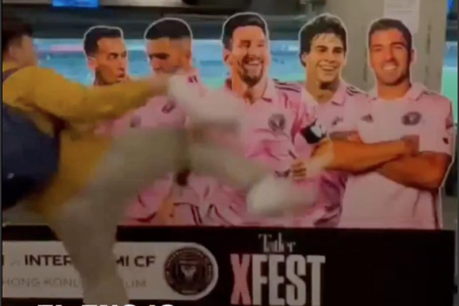 Los aficionados enloquecieron al ver que Leo Messi no jugaría en Hong Kong. (Foto: TNT)