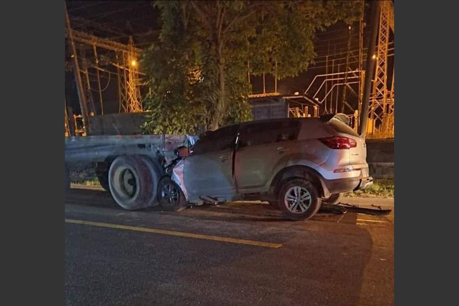 Una familia sufrió un accidente de tránsito cuando se conducían a Puerto Barrios, Izabal. (Foto: RRSS)