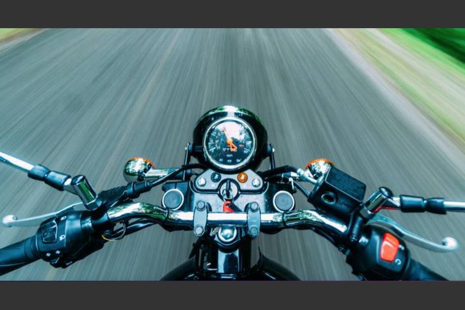 Captan en video una imprudencia entre motorista y pasajero de bus. (Foto ilustrativa: diariodexalapa)