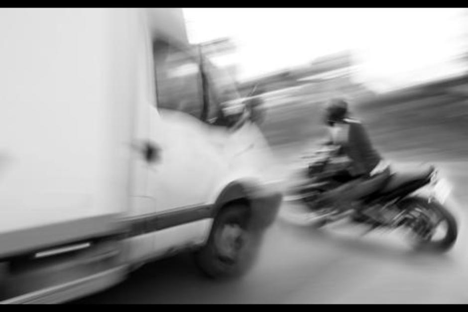 Motorista muere aplastado por un tráiler descontrolado que invadió carriles contrarios en ruta Interamericana. (Foto ilustrativa: Archivo/Soy502) 