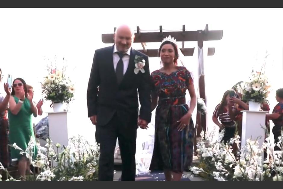 La boda de una guatemalteca con su novio canadiense cautivó en redes sociales. (Foto: redes sociales) 