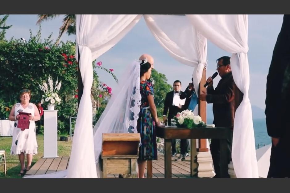 Joven guatemalteca cautivó con su espectacular boda con su novio canadiense. (Foto: redes sociales)