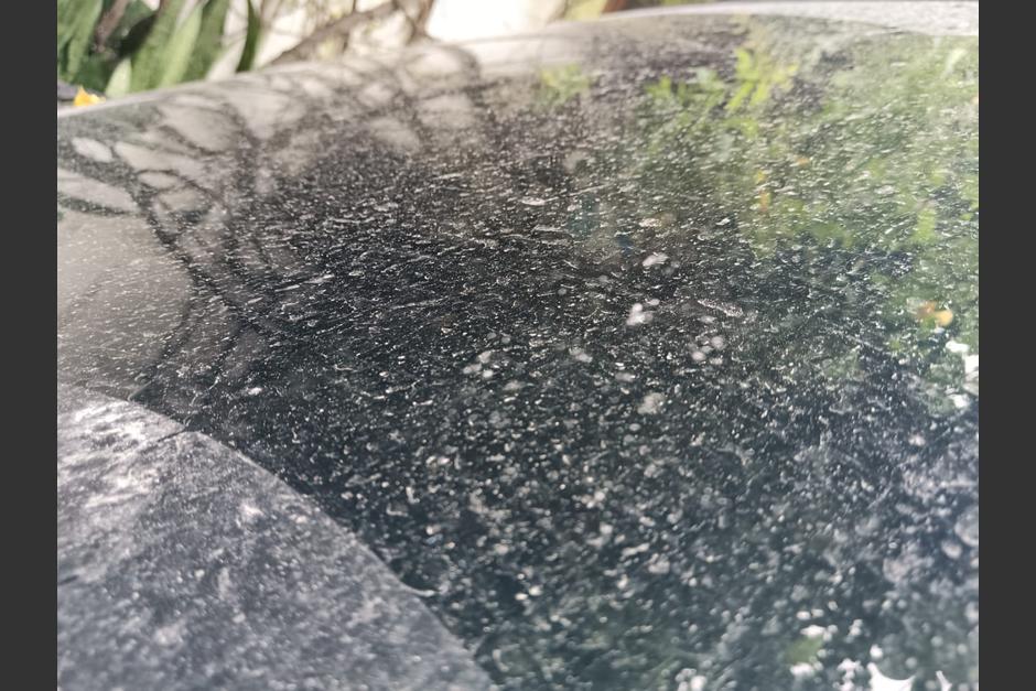 Alertan por la caída de ceniza volcánica en distintos sectores de la ciudad y municipios aledaños. (Foto: Ciudad Satélite News)