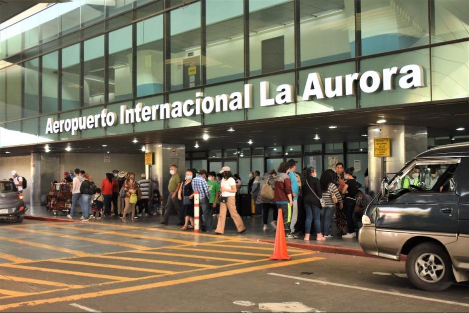 La Fiscalía de Delitos contra la Propiedad Intelectual allanó e inspeccionó evidencia en el Aeropuerto La Aurora. (Foto: AGN)