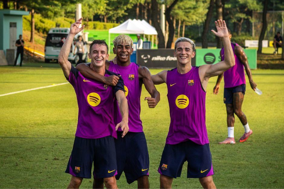 Casadó, Lamine Yamal y Gavi se la pasaron bien en la última práctica de los culés en territorio asiático. (Foto: FCB)
