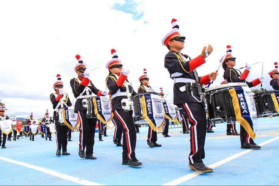 La banda de guerra del Colegio CAC El Carmen en su presentación. (Foto: Eddy Recinos/Colaborador)