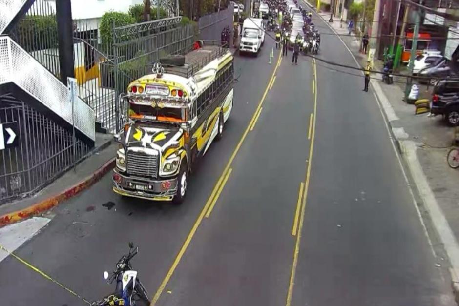 Los Bomberos Municipales confirmaron un fallecido y un herido tras el ataque armado. (Foto: Amilcar Montejo/PMT)