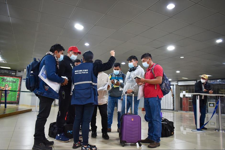 El Mintrab coordina un programa para que guatemaltecos consigan trabajo temporal en el extranjero. (Foto: Mintrab / Soy502)