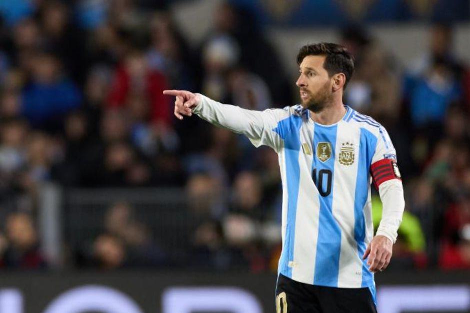 Messi está viviendo sus últimos partidos con la selección argentina, algo que podría culminar en el Mundial del 2026. (Foto: AFP)