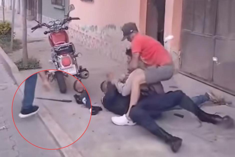 Vecinos del sector alertaron sobre un hombre que amenazaba por el área con un machete. (Imagen: captura de pantalla)